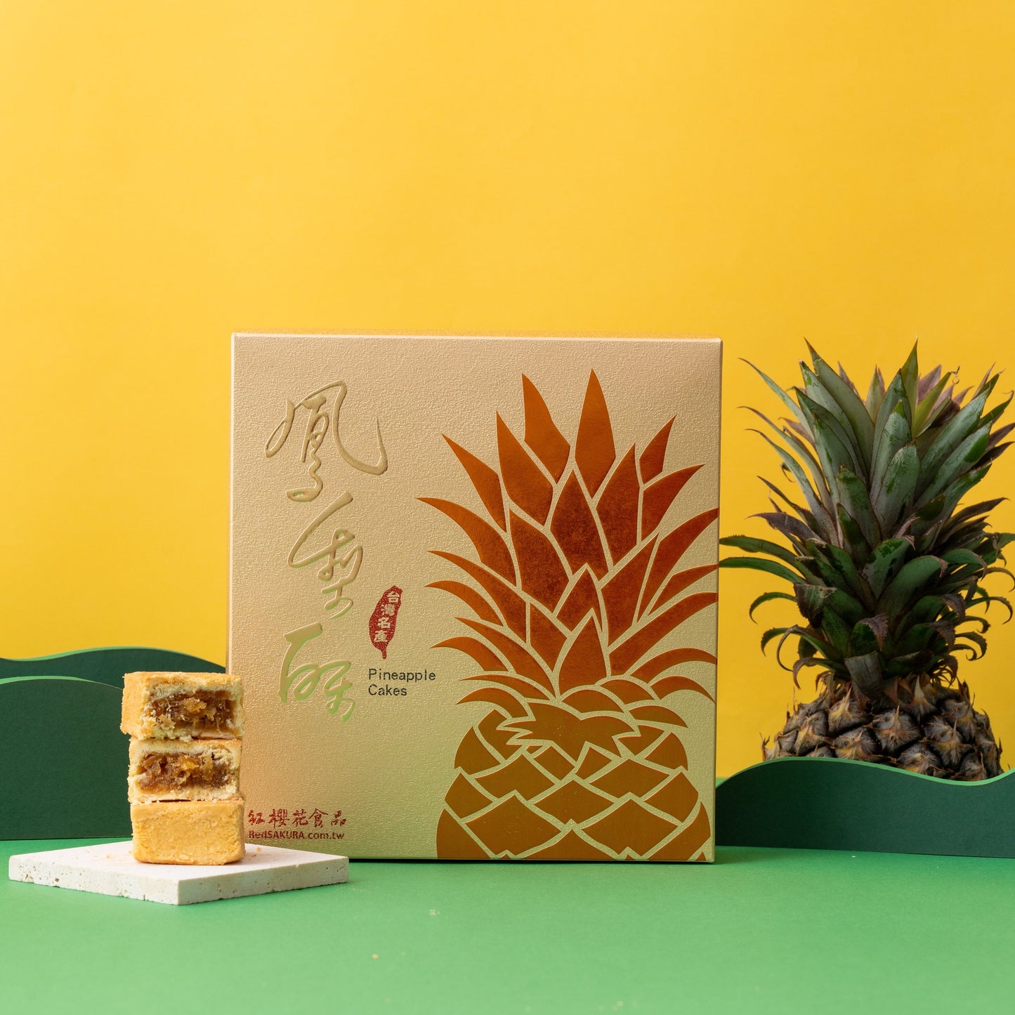 C001/ Pineapple cake (10 pieces/box)